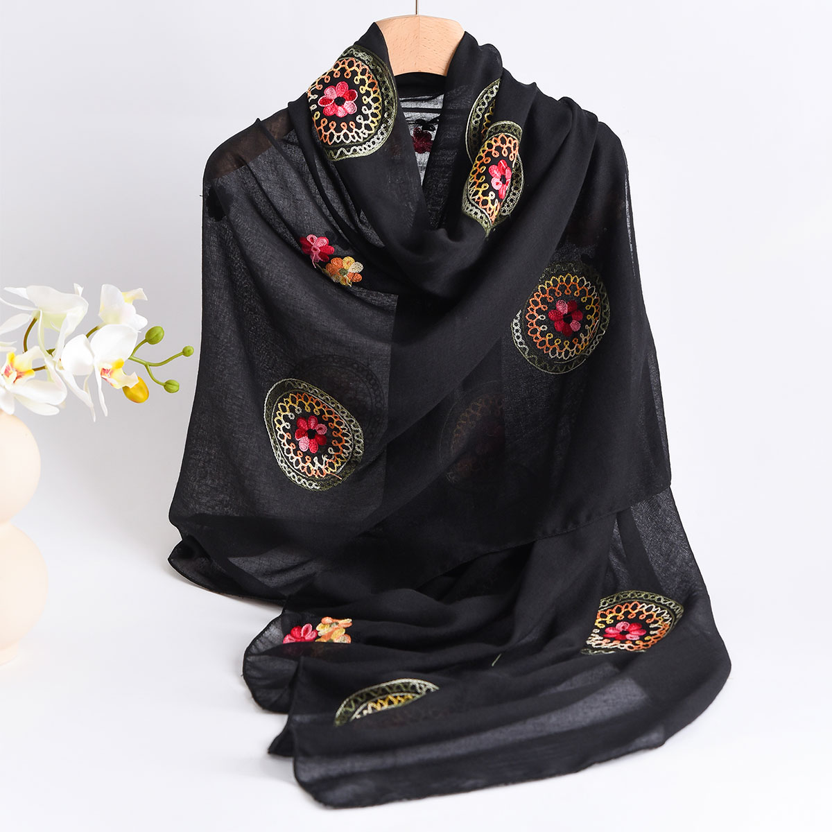 Embroidery Shawl - Novedad de verano, bufanda bordada ligera