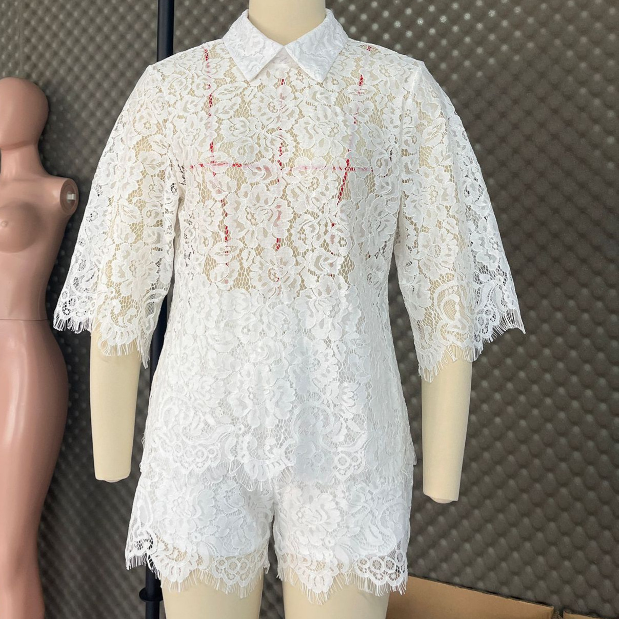 Conjunto de Shorts con Bordado - Embroidery Motif reseña y precio